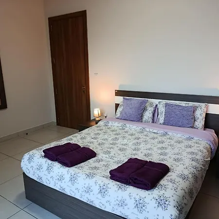 Spacious 2 Bedroom In Close To Valletta