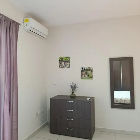 2 Bedroom In With Hot Tub Near The Sea