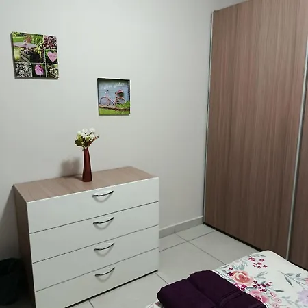 2 Bedroom In With Hot Tub Near The Sea 아파트