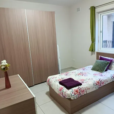 2 Bedroom In With Hot Tub Near The Sea * Xghajra
