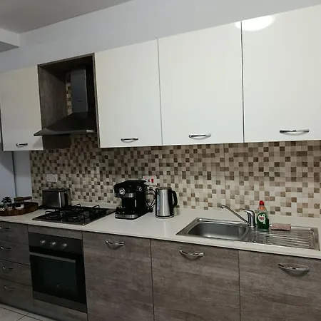 Spacious 2 Bedroom In Close To Valletta *
