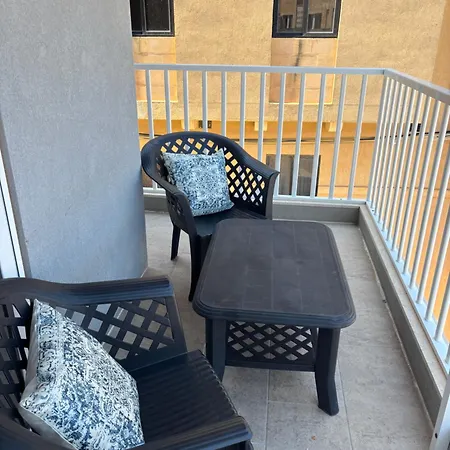 2 Bedroom In With Hot Tub Near The Sea *