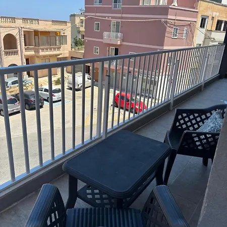 아파트 2 Bedroom In With Hot Tub Near The Sea *