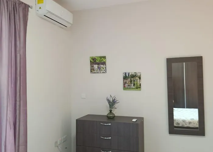 Spacious 2 Bedroom In Close To Valletta