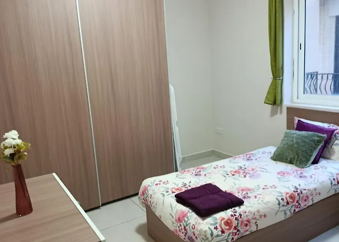 Spacious 2 Bedroom In Close To Valletta * Xghajra